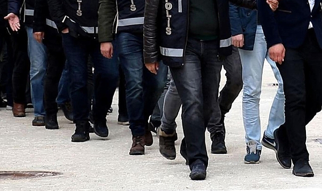 4 ilde FETÖ operasyonu: 7 maliye personeli gözaltına alındı